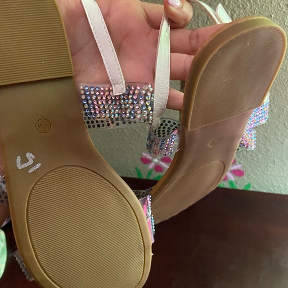 Shoe - Picture 3 of 4